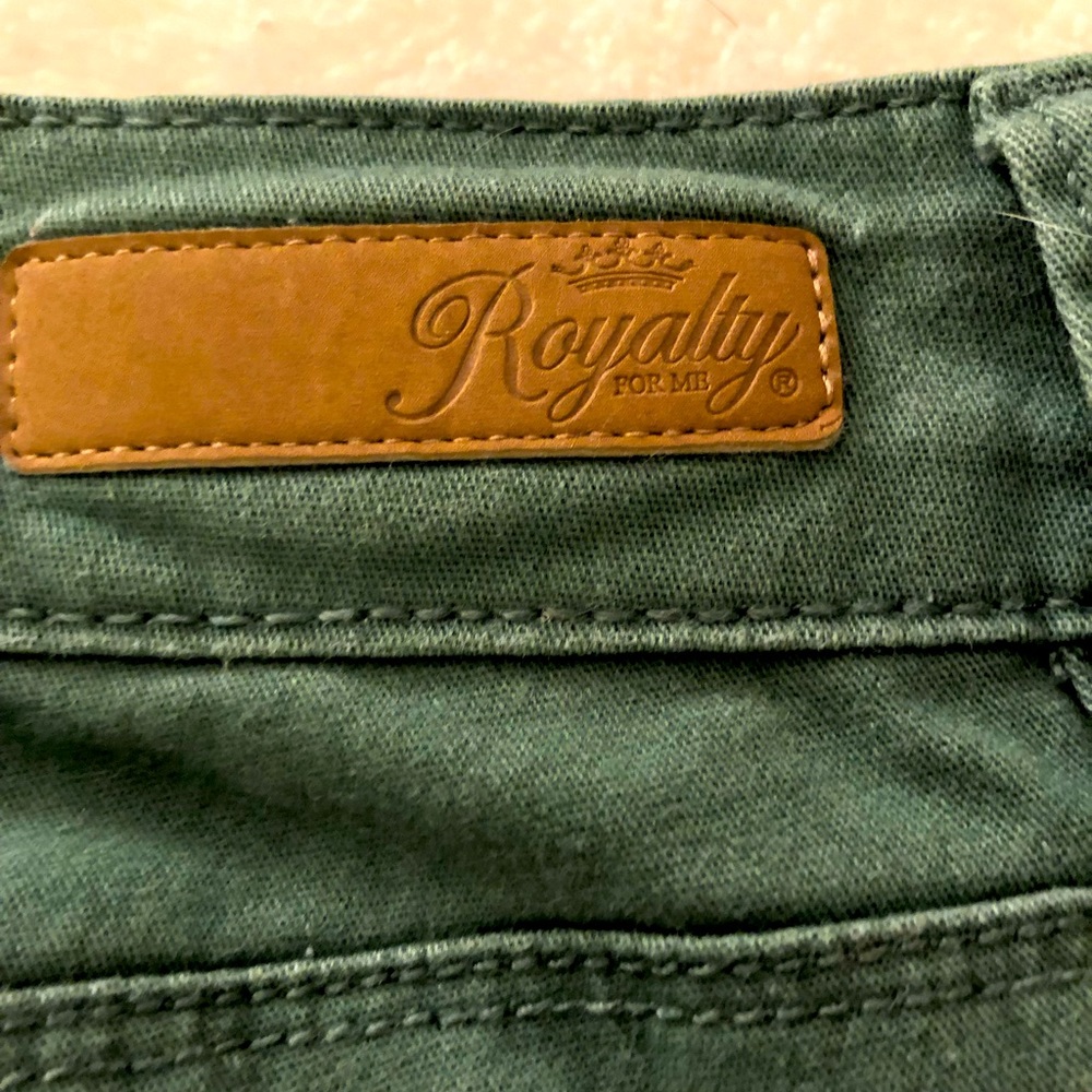 Green Royalty brand ankle pants
